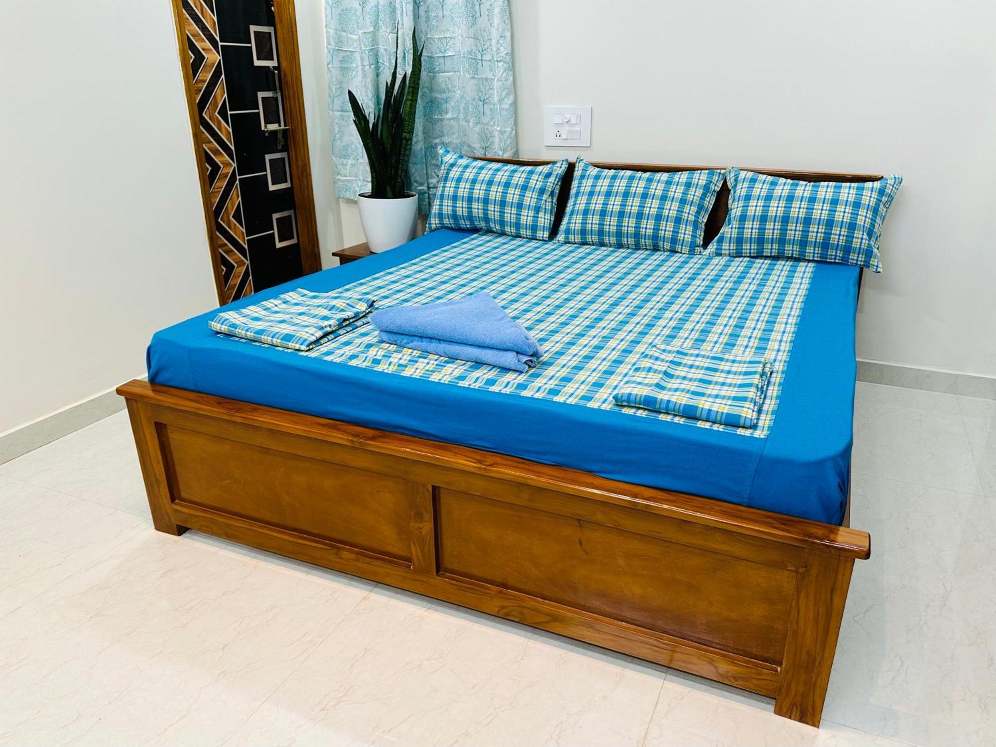 Truelife - 3Bhk Family Suites - Ps4 Pure Veg Restaurant On The Way To Balaji Temple - 2500 Sft Large Signature Apartment - Modular Kitchen - Super Fast Wifi, Smart Tv, 250 Jio Channels - Parking - Easy Access To All Temples - Top Service With Lots Of Tirupati Dış mekan fotoğraf