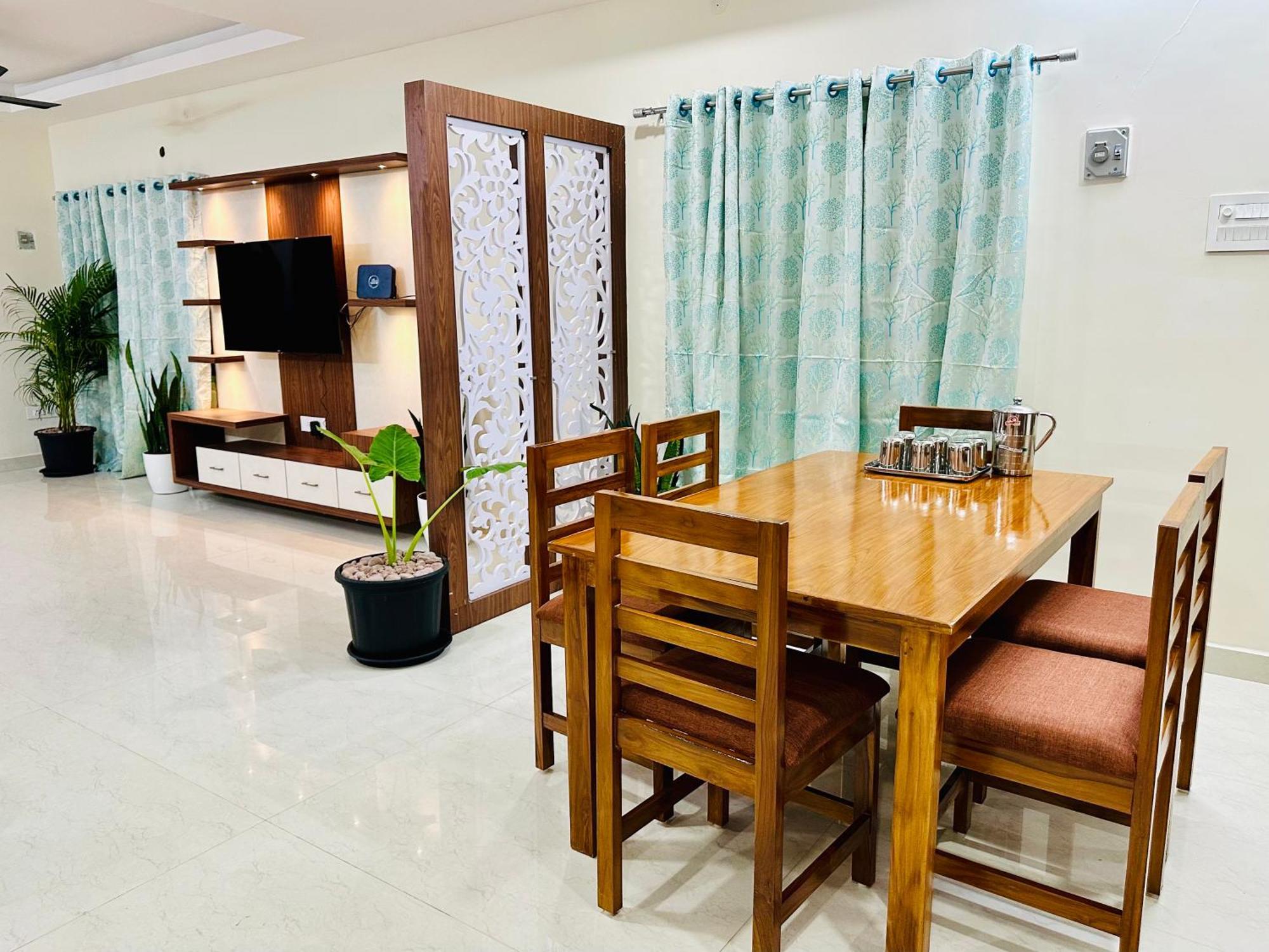 Truelife - 3Bhk Family Suites - Ps4 Pure Veg Restaurant On The Way To Balaji Temple - 2500 Sft Large Signature Apartment - Modular Kitchen - Super Fast Wifi, Smart Tv, 250 Jio Channels - Parking - Easy Access To All Temples - Top Service With Lots Of Tirupati Dış mekan fotoğraf