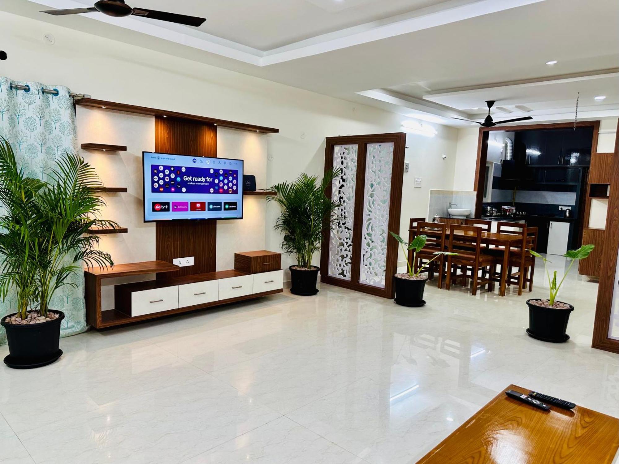 Truelife - 3Bhk Family Suites - Ps4 Pure Veg Restaurant On The Way To Balaji Temple - 2500 Sft Large Signature Apartment - Modular Kitchen - Super Fast Wifi, Smart Tv, 250 Jio Channels - Parking - Easy Access To All Temples - Top Service With Lots Of Tirupati Dış mekan fotoğraf