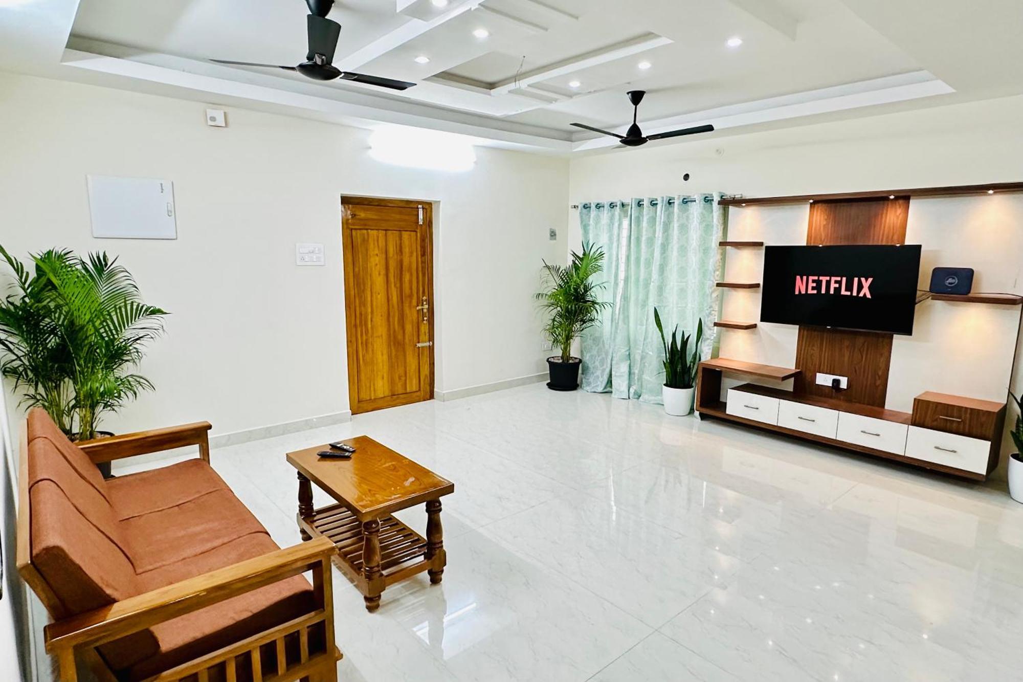 Truelife - 3Bhk Family Suites - Ps4 Pure Veg Restaurant On The Way To Balaji Temple - 2500 Sft Large Signature Apartment - Modular Kitchen - Super Fast Wifi, Smart Tv, 250 Jio Channels - Parking - Easy Access To All Temples - Top Service With Lots Of Tirupati Dış mekan fotoğraf