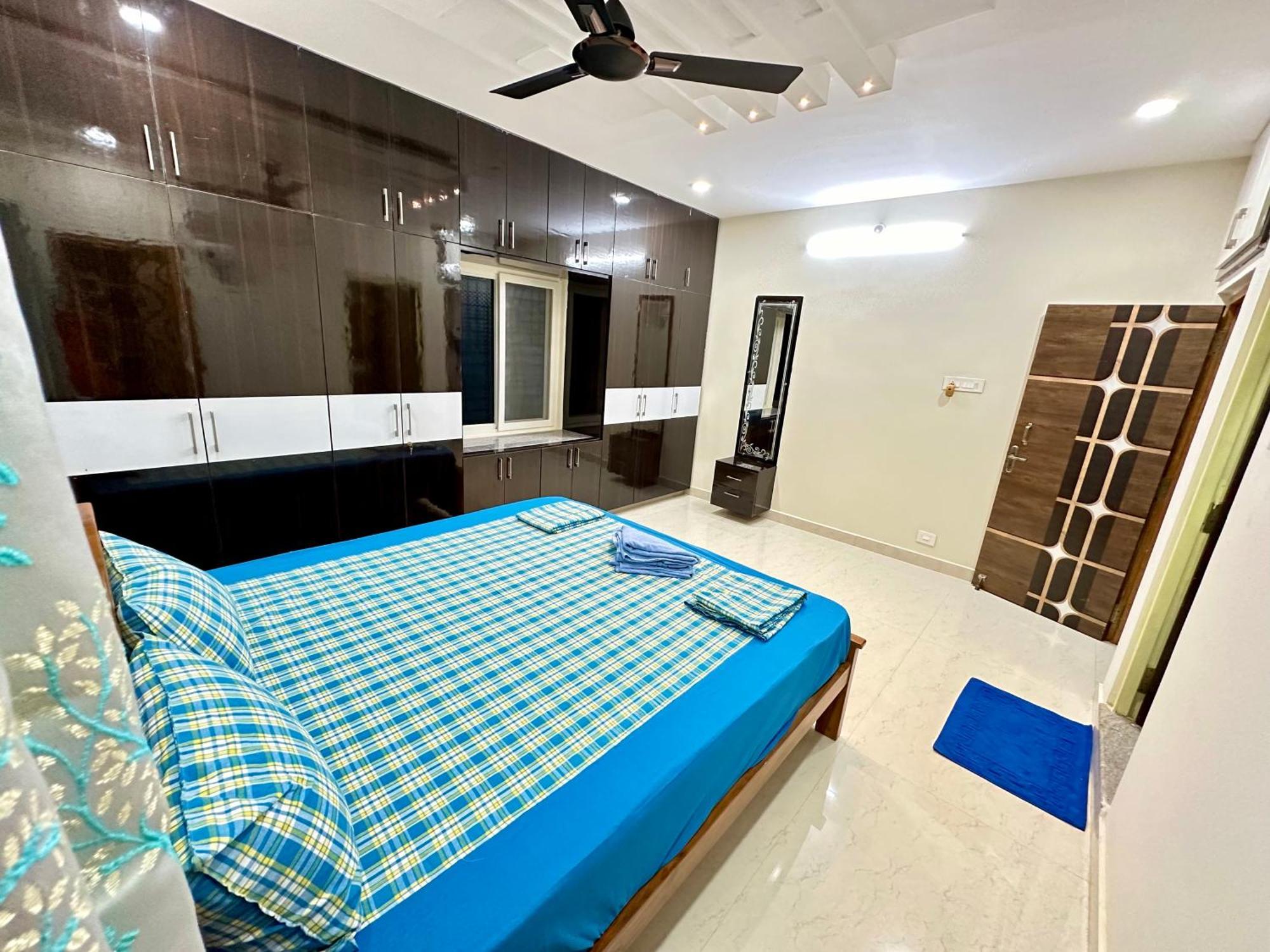 Truelife - 3Bhk Family Suites - Ps4 Pure Veg Restaurant On The Way To Balaji Temple - 2500 Sft Large Signature Apartment - Modular Kitchen - Super Fast Wifi, Smart Tv, 250 Jio Channels - Parking - Easy Access To All Temples - Top Service With Lots Of Tirupati Dış mekan fotoğraf