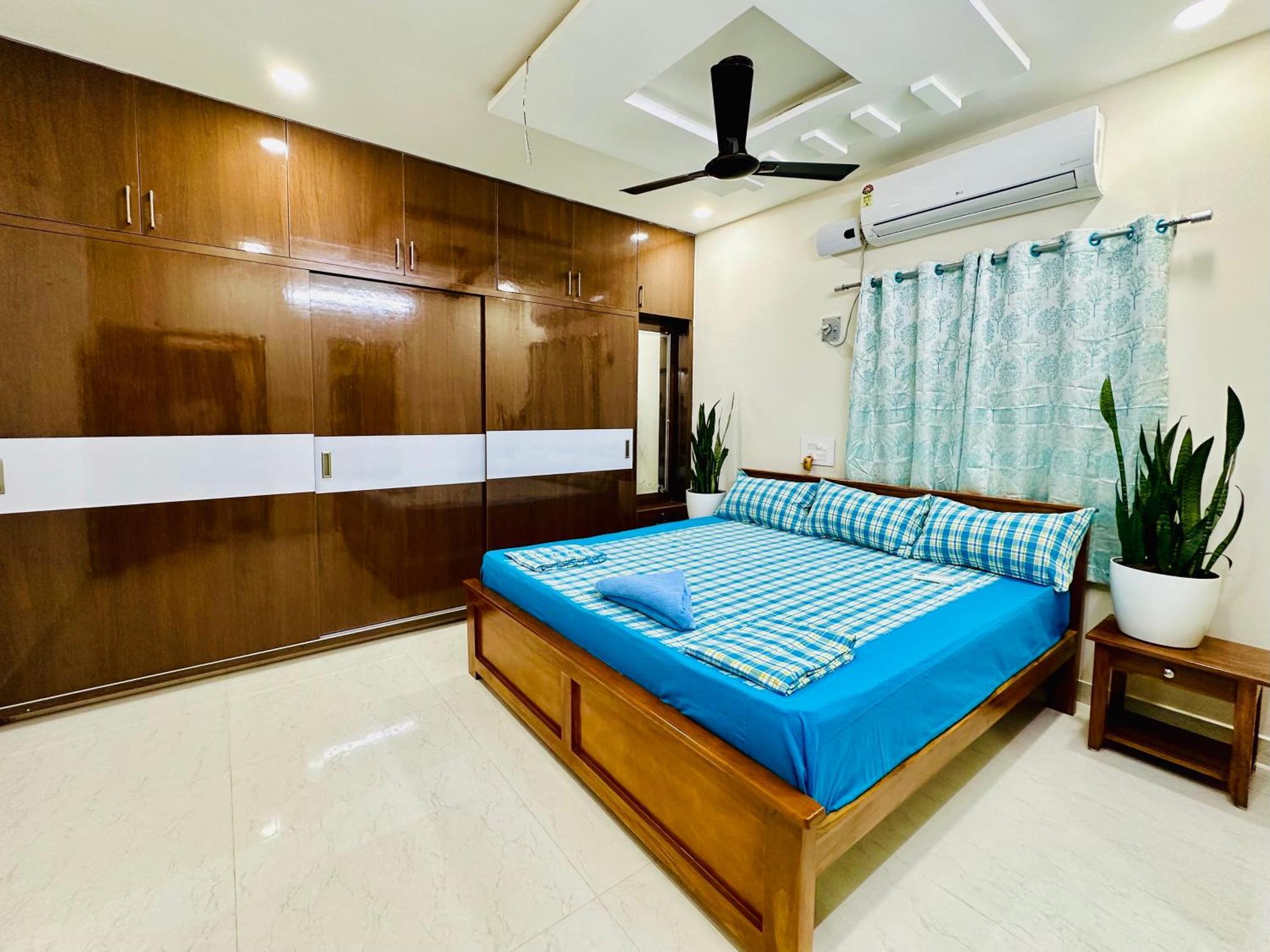 Truelife - 3Bhk Family Suites - Ps4 Pure Veg Restaurant On The Way To Balaji Temple - 2500 Sft Large Signature Apartment - Modular Kitchen - Super Fast Wifi, Smart Tv, 250 Jio Channels - Parking - Easy Access To All Temples - Top Service With Lots Of Tirupati Dış mekan fotoğraf