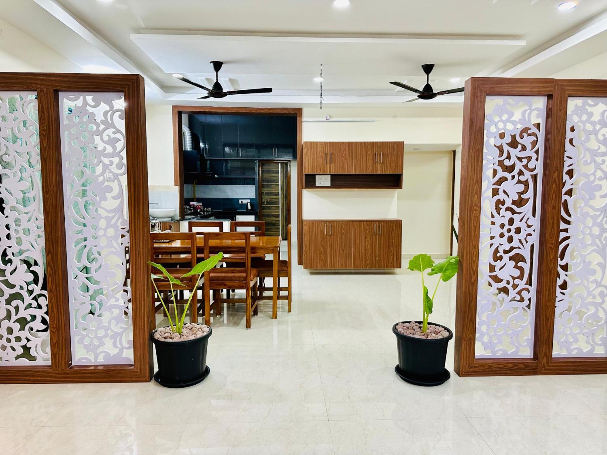 Truelife - 3Bhk Luxury Suites - Ps4 Veg Restaurant, On The Way To Balaji Temple - 2500 Sft Large Signature Apartments - Modular Kitchen - Super Fast Wifi, Smart Tv, 250 Jio Channels - Parking - Easy Access To All Temples - Top Service With Lots Of Lo Tirupati Dış mekan fotoğraf