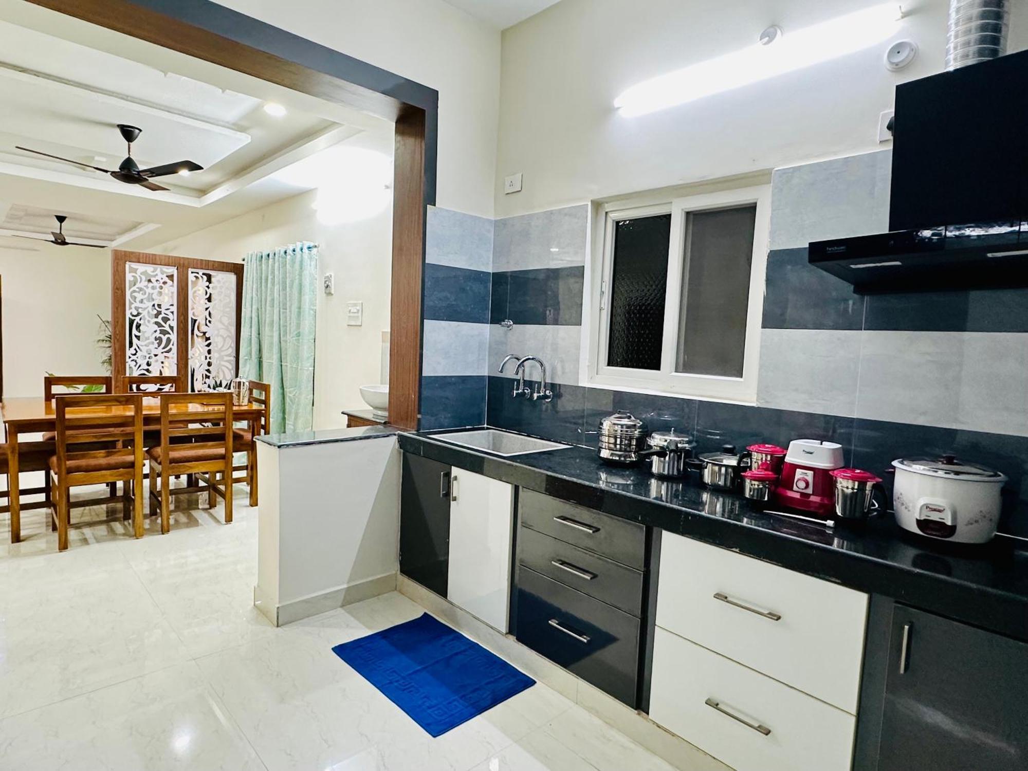 Truelife - 3Bhk Luxury Suites - Ps4 Veg Restaurant, On The Way To Balaji Temple - 2500 Sft Large Signature Apartments - Modular Kitchen - Super Fast Wifi, Smart Tv, 250 Jio Channels - Parking - Easy Access To All Temples - Top Service With Lots Of Lo Tirupati Dış mekan fotoğraf